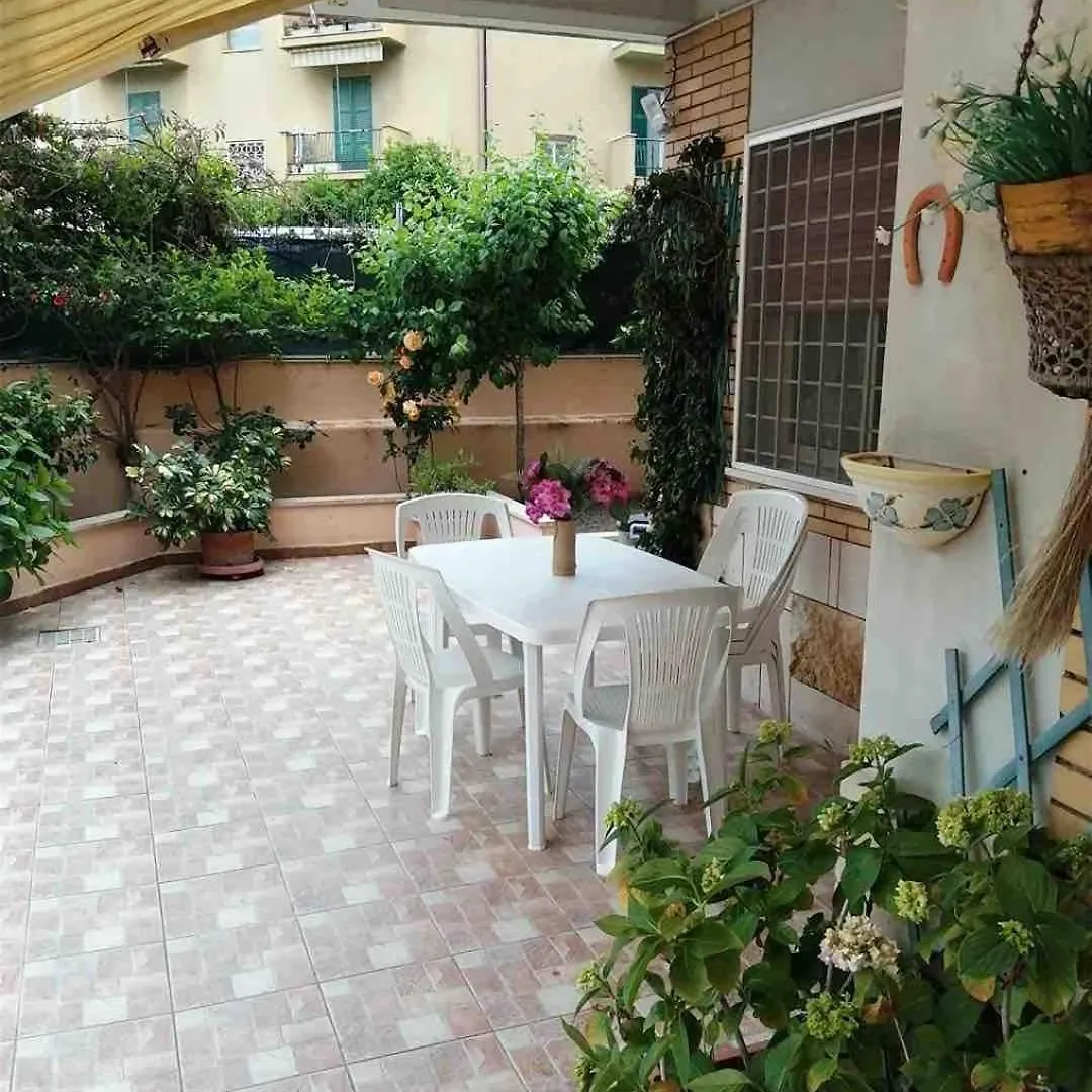 Charming Apartment 100 Meters From The Sea Lido di Ostia