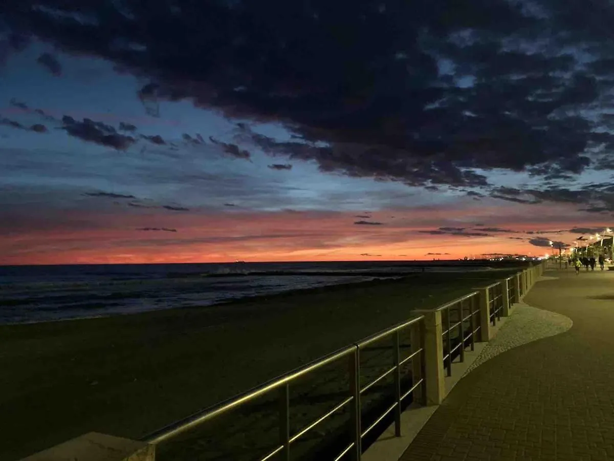 Charming Apartment 100 Meters From The Sea Lido di Ostia